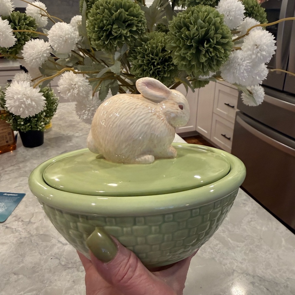 Easter rabbit candy dish with lid - Picture 3 of 6